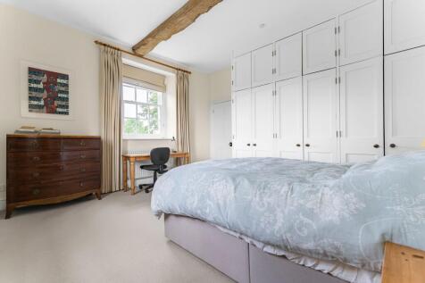 Bedroom 2 (en suite)