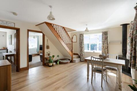 Cottage - living room