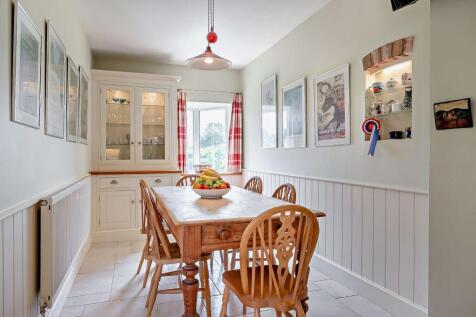 Casual dining