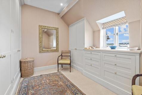Bedroom 4/Dressing room