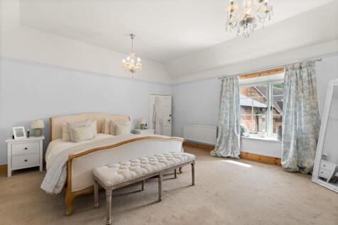 Principal bedroom