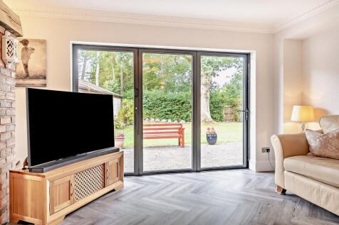 Bi-fold from living room to garden