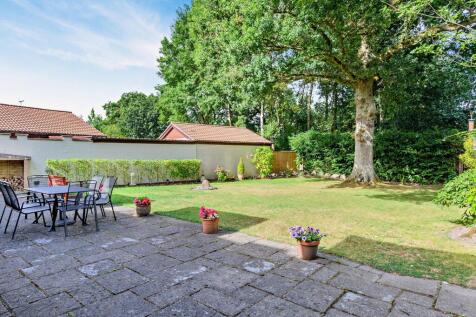 Enclosed garden