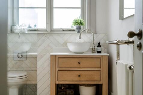 Family Shower Room