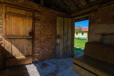 Superb Outbuilding