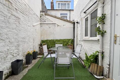 Courtyard Garden