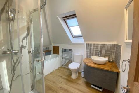 Bath/Shower Room