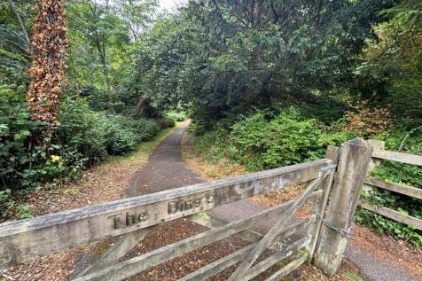 Path to Westbourne
