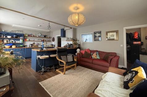 Lounge/Kitchen