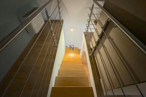 Mezzanine floor