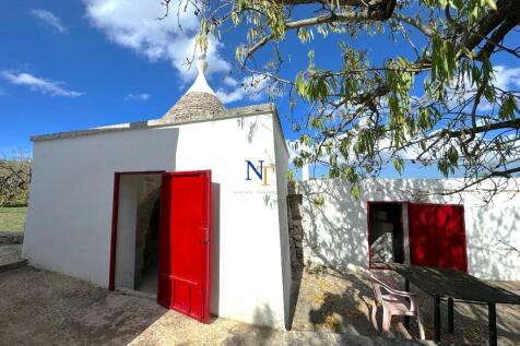 Detached trullo