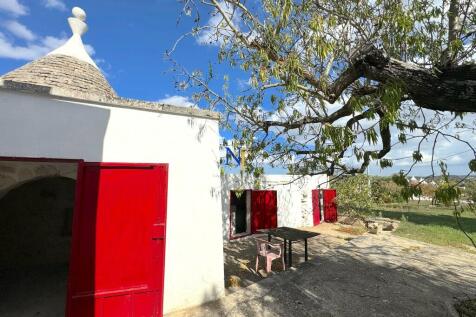 Detached trullo