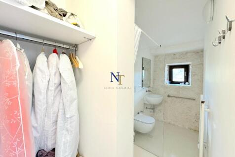 Walk/in closet