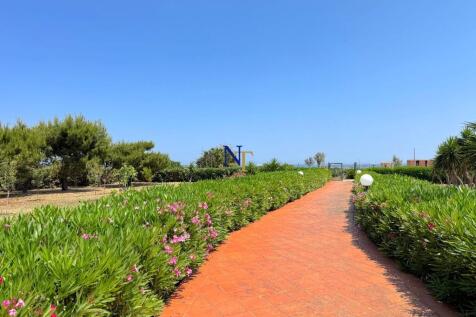 Access to the beach