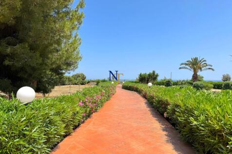 Access to the beach