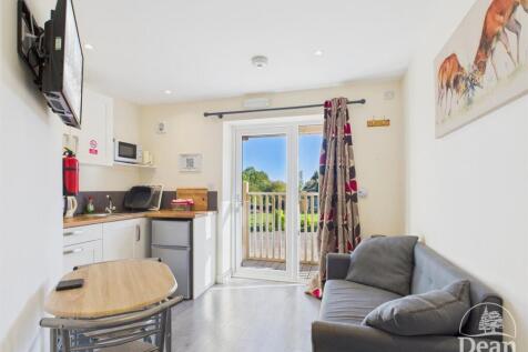 Deers Leap- Open Living Area