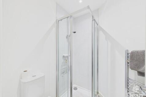 Deers Leap- Shower Room