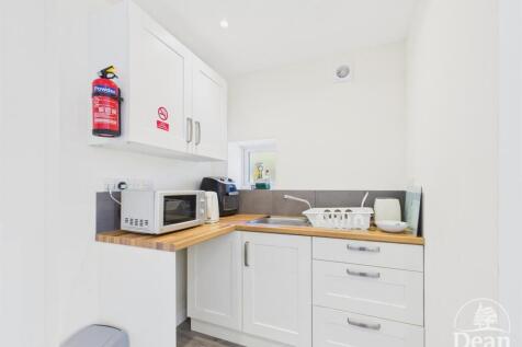 Rabbits Warren- Open Living Area