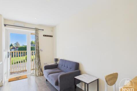 Rabbits Warren- Open Living Area