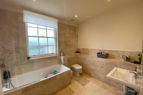 Family Bathroom.jpeg