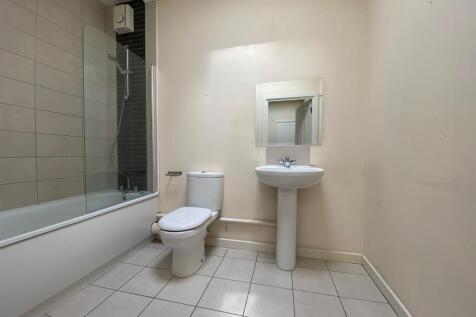 Bathroom (1).jpg