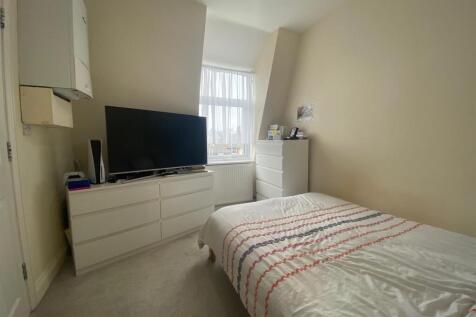 Bedroom (1).jpg