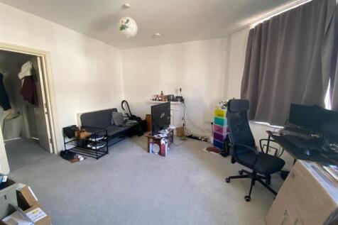 Living area (1).jpg