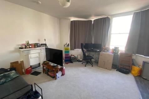 Living area (2).jpg