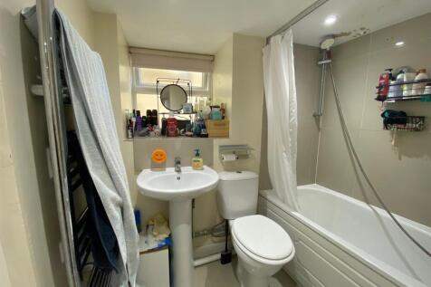 Bathroom (1).jpg