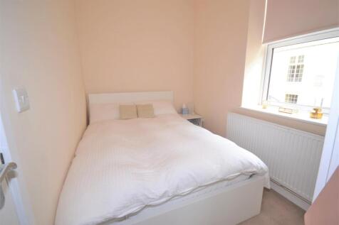 Bedroom one.JPG