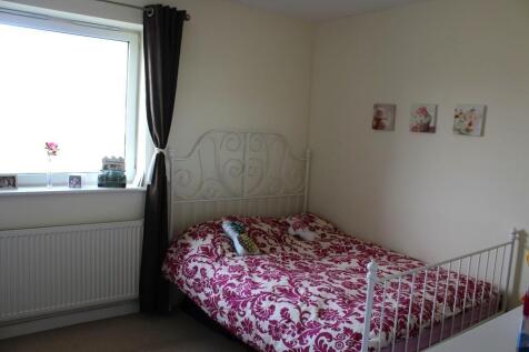 Bedroom 1.JPG