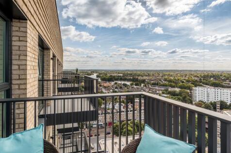 KBR - 2 bed - balcony