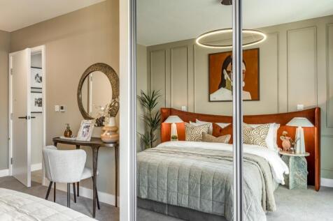 Kew Bridge Rise, Wren House, Principal Bedroom Fitted