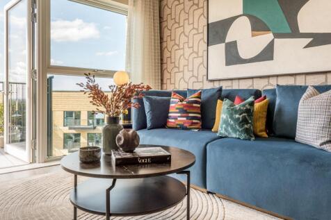 Kew Bridge Rise, 1 bedroom show home, living