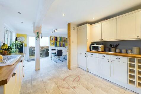 Open-Plan Kitchen/Dining/Entertainment Space