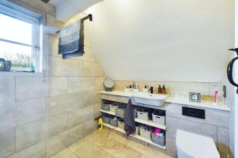 Master Bedroom &amp; Ensuite