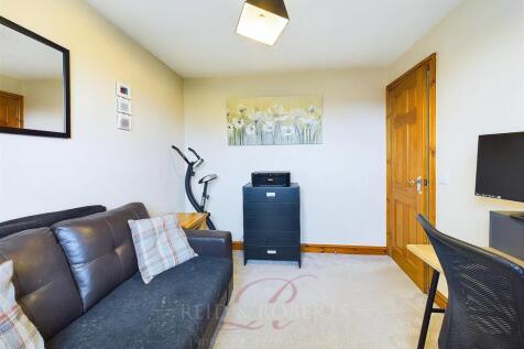 CAM03999G0-PR0037-STILL032.jpg