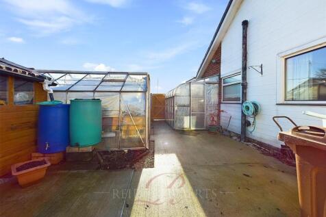 CAM03999G0-PR0066-STILL034.jpg
