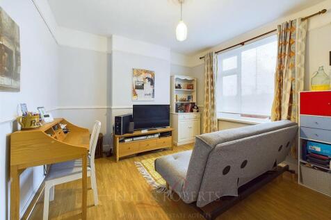 CAM03999G0-PR0074-STILL035.jpg