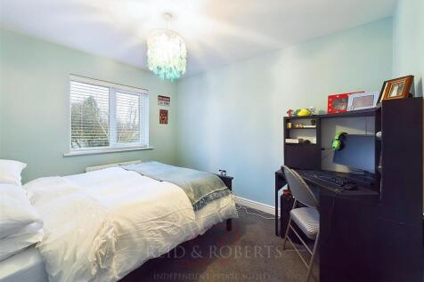 CAM03999G0-PR0091-STILL014.jpg