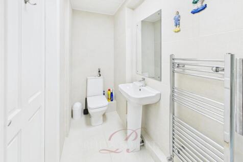 CAM03999G0-PR0106-STILL039.jpg