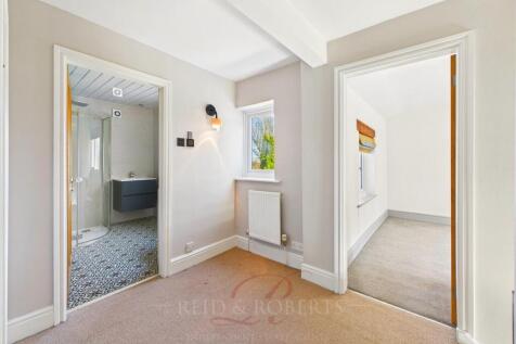 CAM03999G0-PR0116-STILL025.jpg