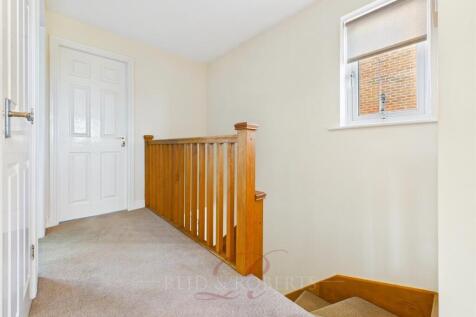 CAM03999G0-PR0129-STILL022.jpg