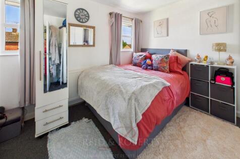 CAM03999G0-PR0136-STILL013.jpg