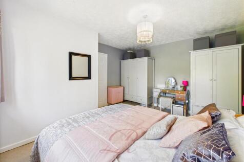 CAM03999G0-PR0135-STILL023.jpg