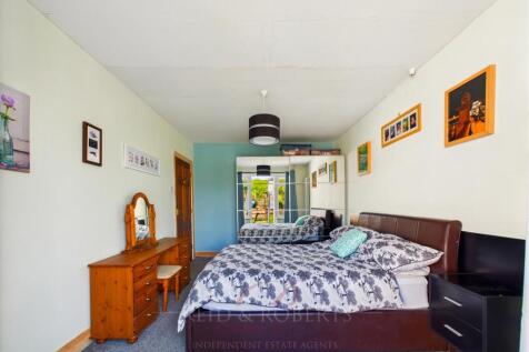 CAM03999G0-PR0139-STILL007.jpg
