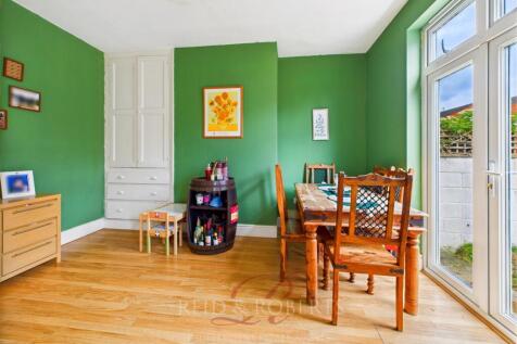 CAM03999G0-PR0148-STILL016.jpg