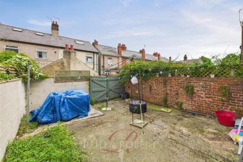CAM03999G0-PR0148-STILL023.jpg