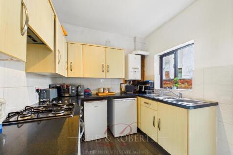 CAM05148G0-PR0011-STILL009.jpg