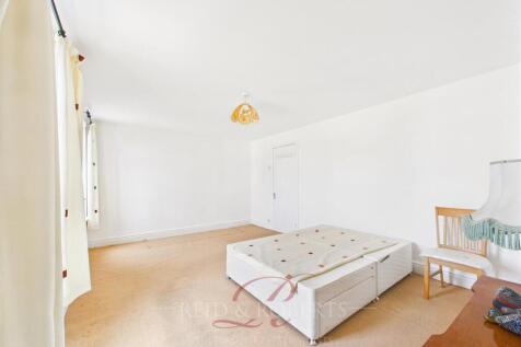 CAM05148G0-PR0015-STILL008.jpg